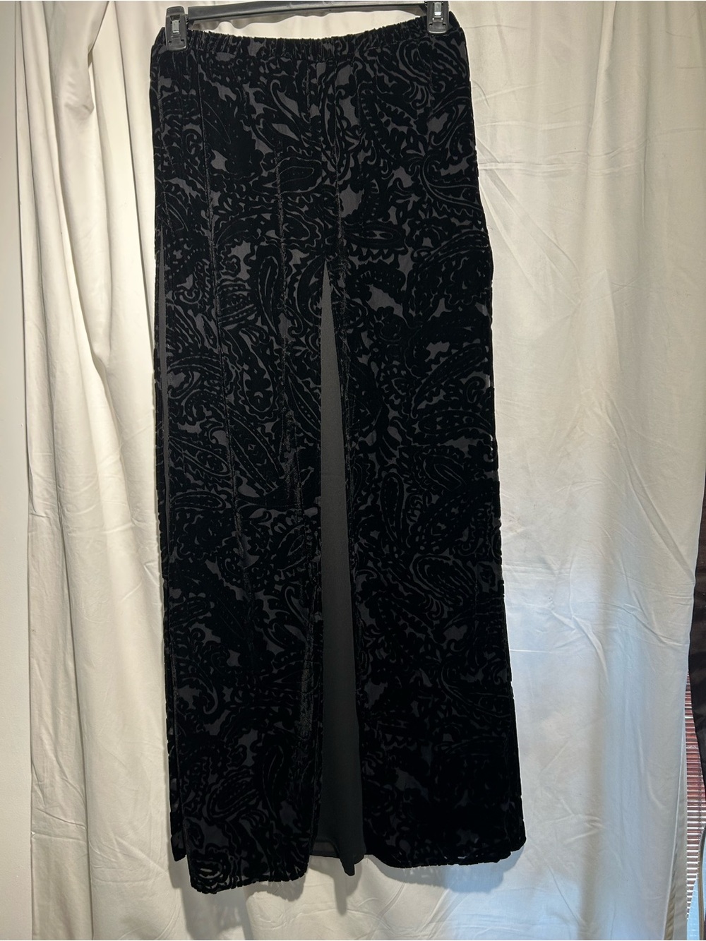 Vintage Ronni Nicole by Ouida black velvet burnout paisley wide leg pants M